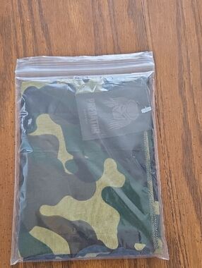 2018 Loot Crate Predator Original Camo Neck Gaiter - Green Camo